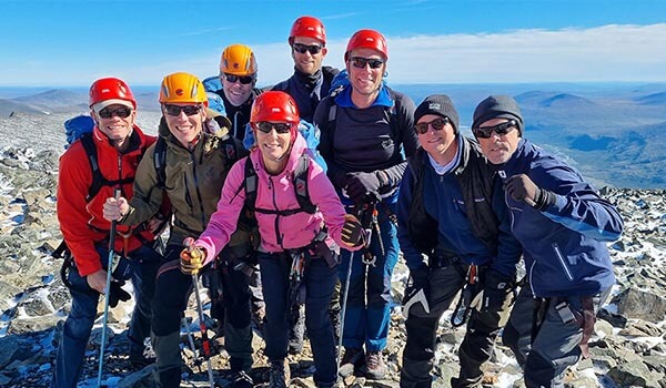 Gruppfoto under teambuilding event på Kebnekaise