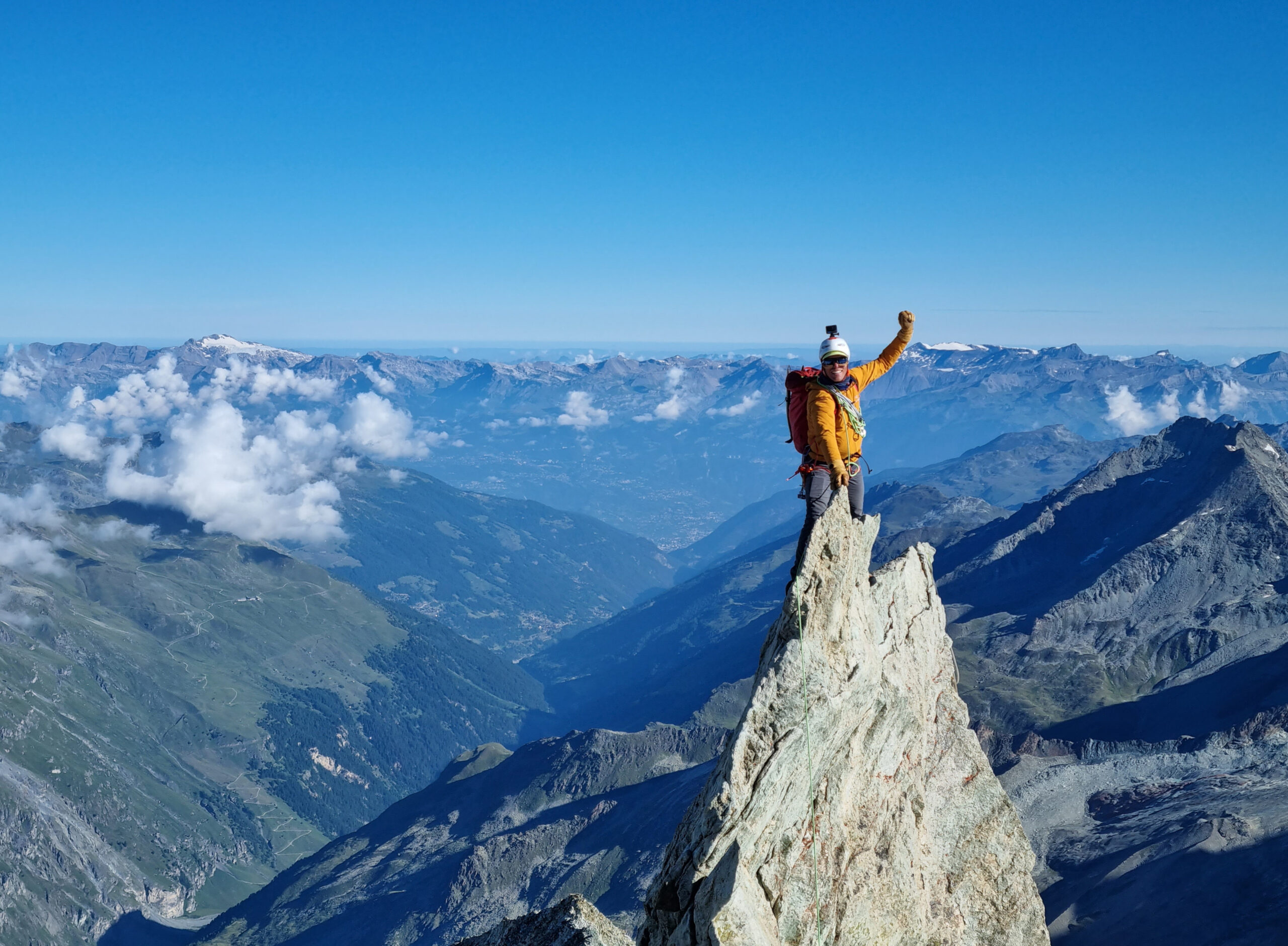 Sharp-summit-in-the-alps