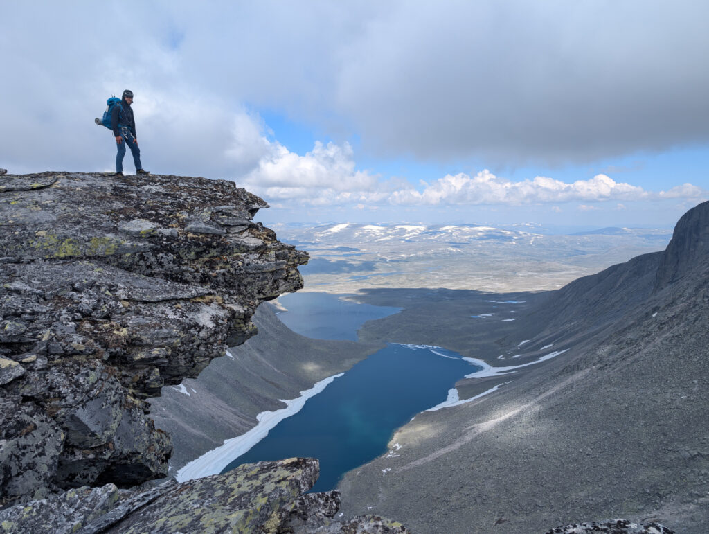 Norway’s 377 Peaks — How I Turned a Wild Idea into a Speed Record (and a Reckoning with Life)