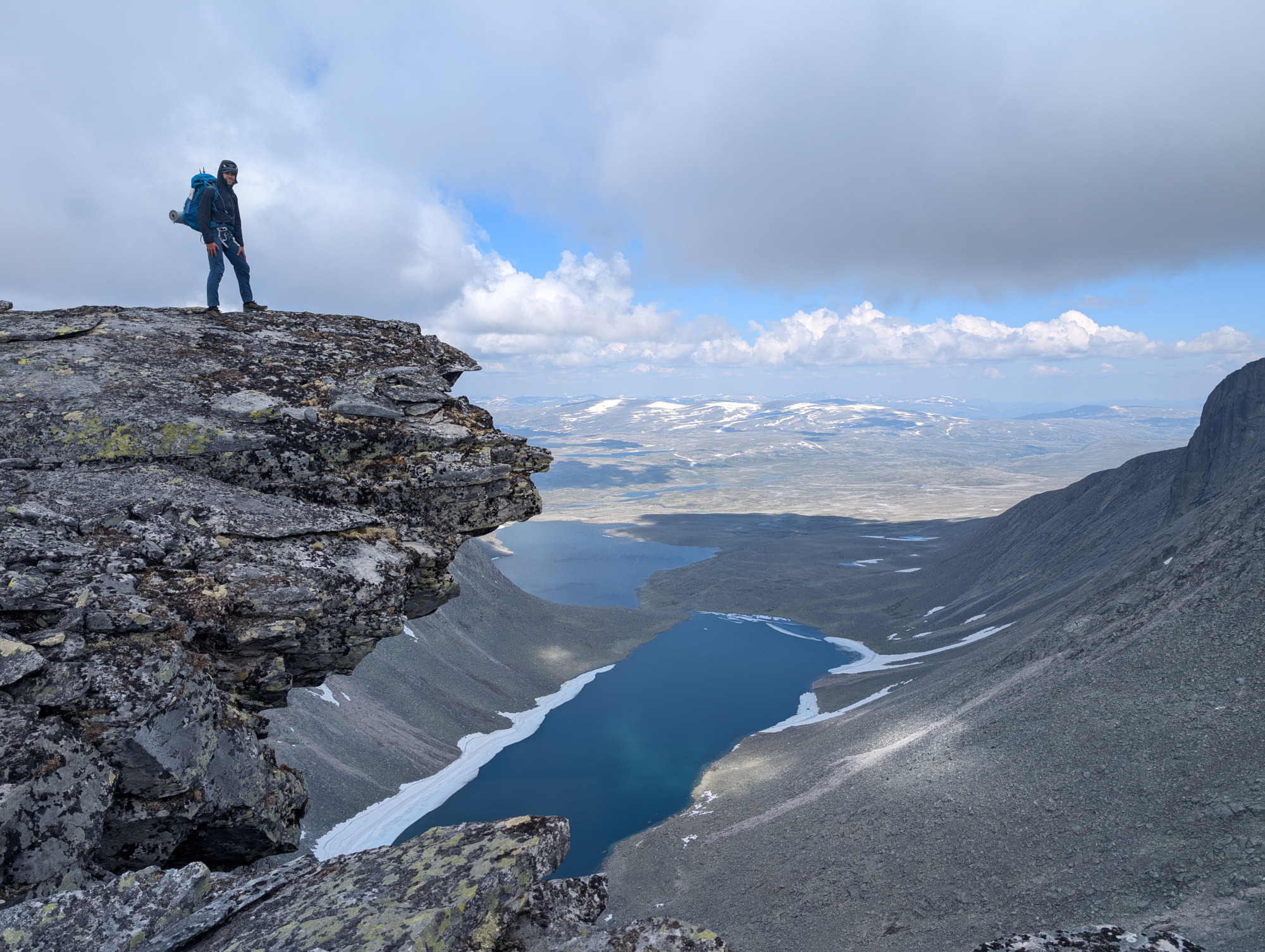 Norway’s 377 Peaks — How I Turned a Wild Idea into a Speed Record (and a Reckoning with Life)